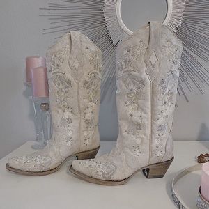 Corral boots